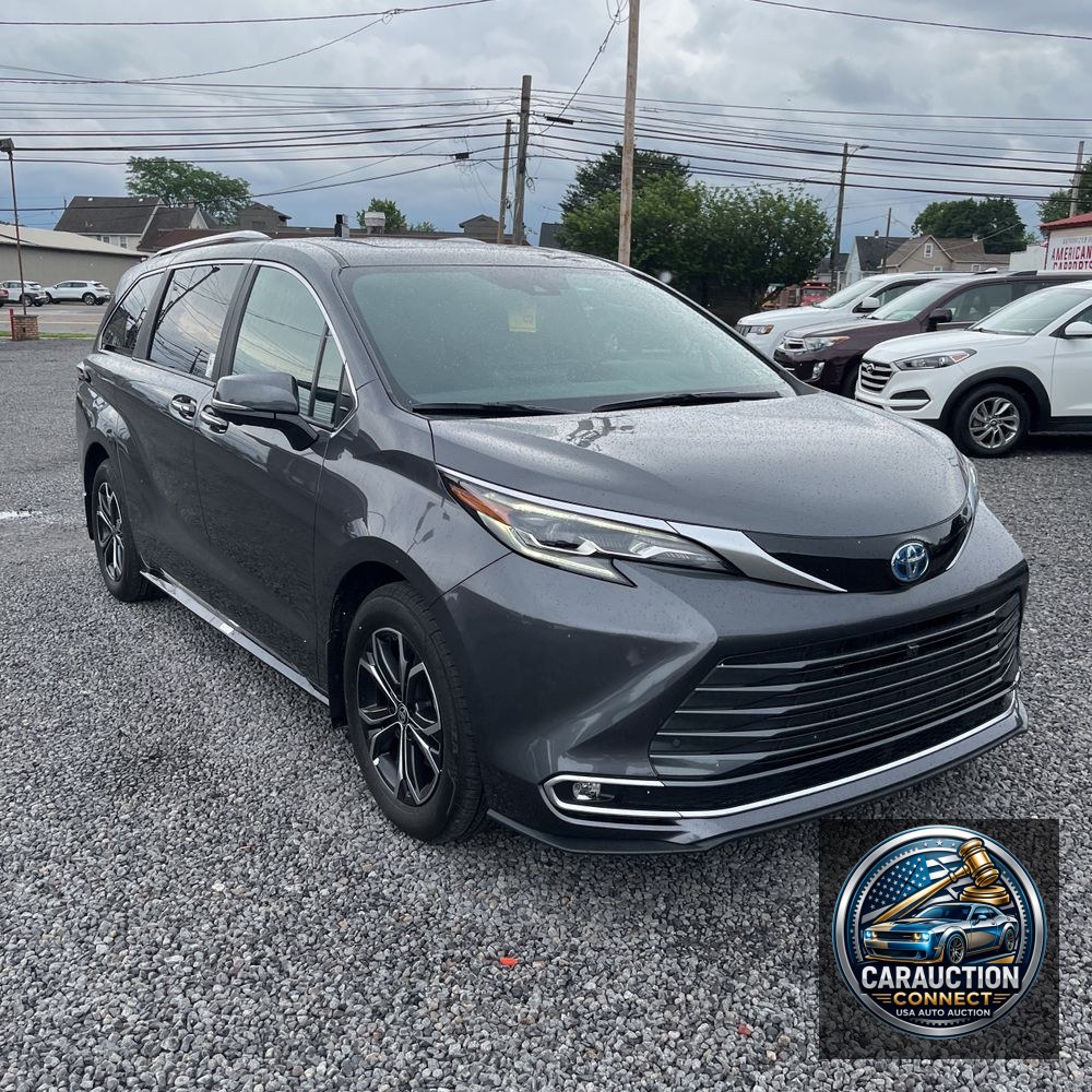 2025 Toyota Sienna Platinum 7-Passenger