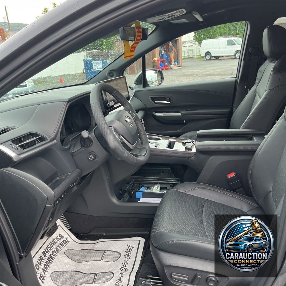 2025 Toyota Sienna Platinum 7-Passenger