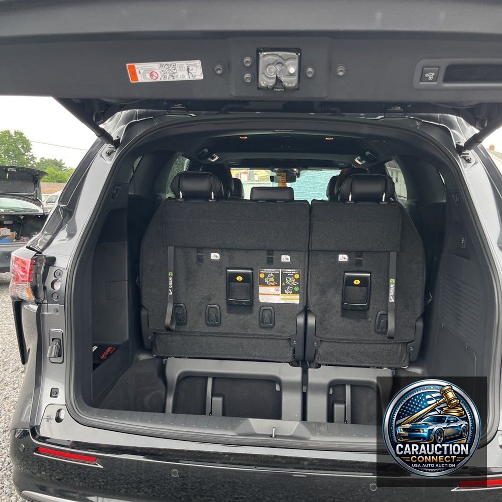 2025 Toyota Sienna Platinum 7-Passenger