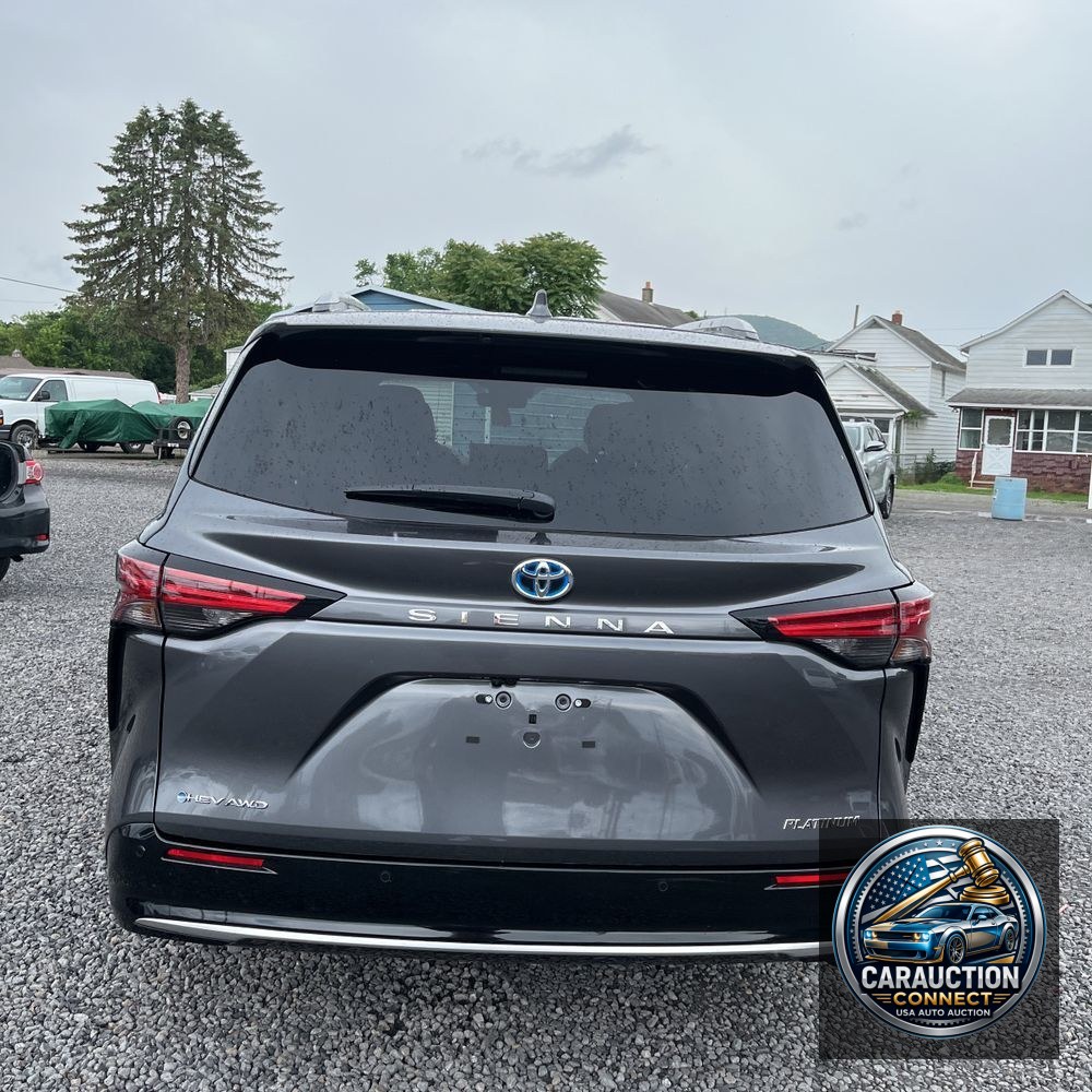 2025 Toyota Sienna Platinum 7-Passenger