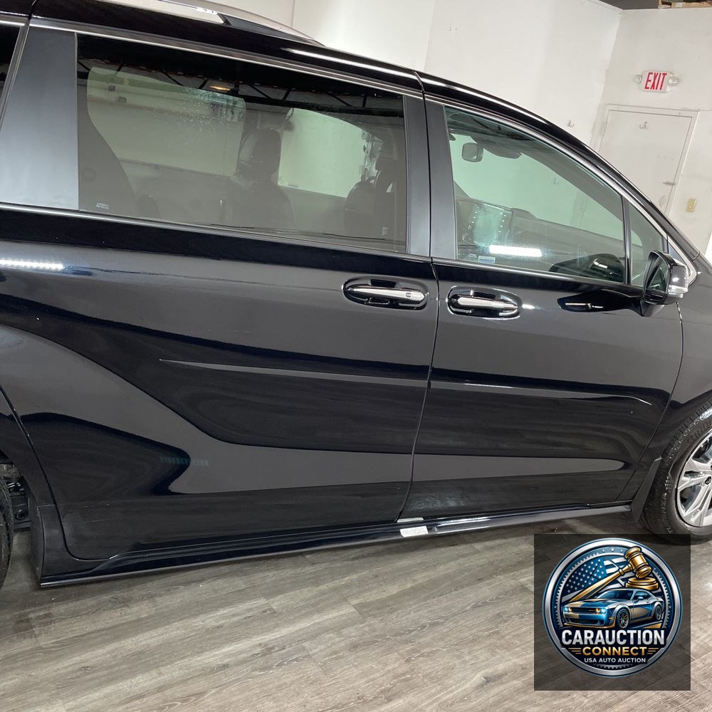 2023 Toyota Sienna Platinum 7-Passenger