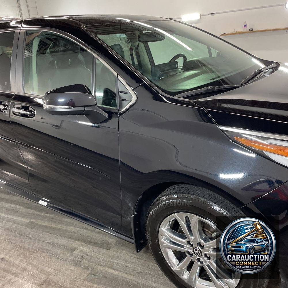 2023 Toyota Sienna Platinum 7-Passenger