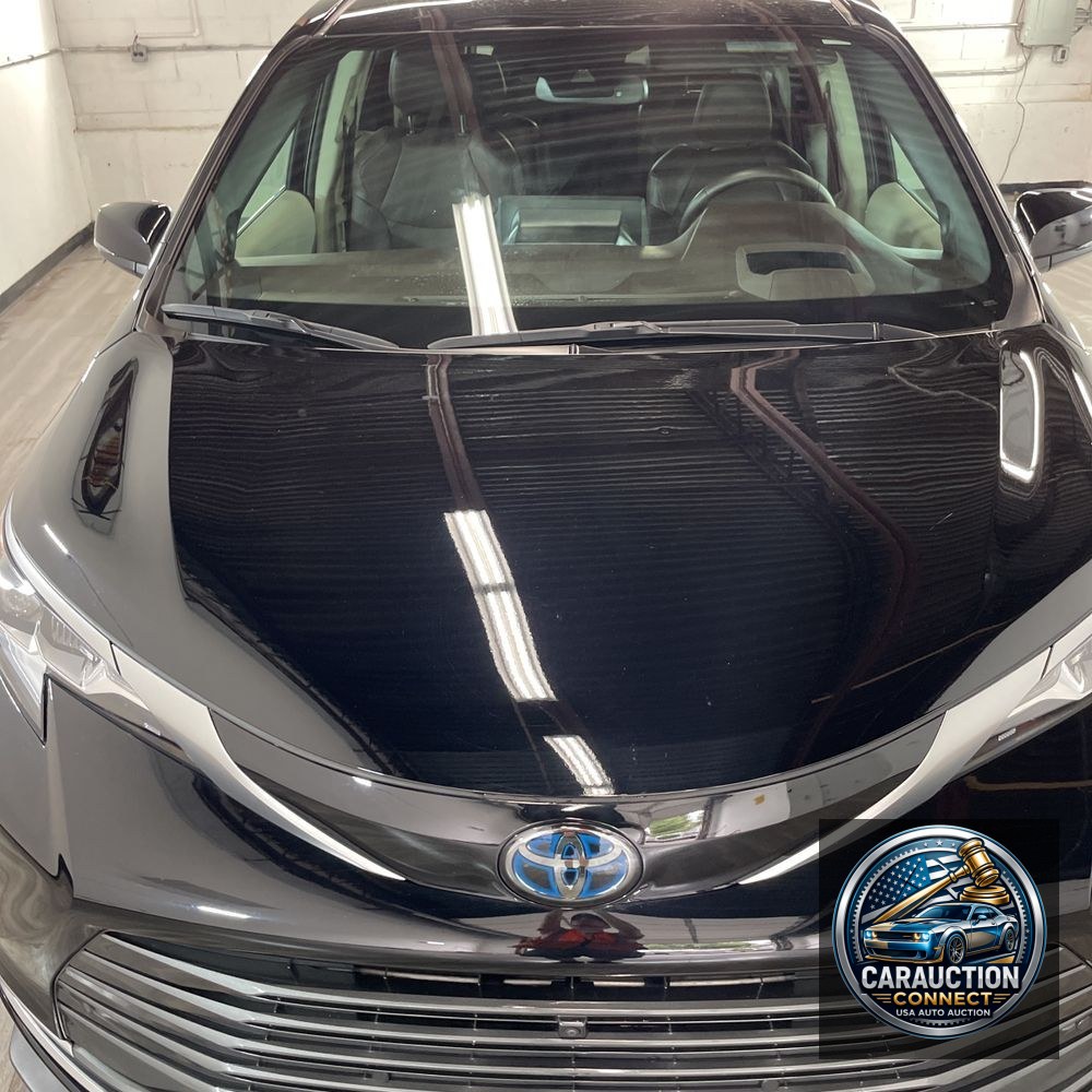 2023 Toyota Sienna Platinum 7-Passenger