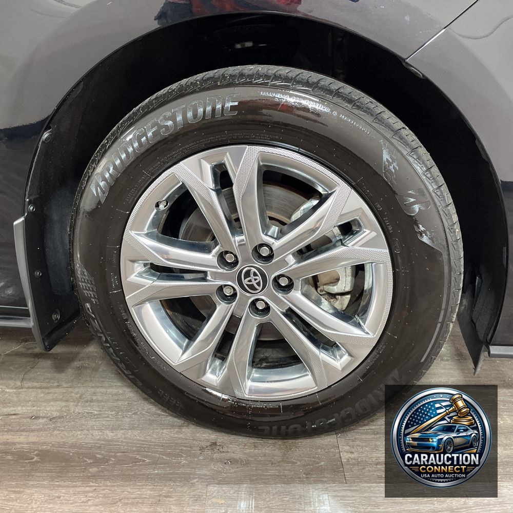 2023 Toyota Sienna Platinum 7-Passenger
