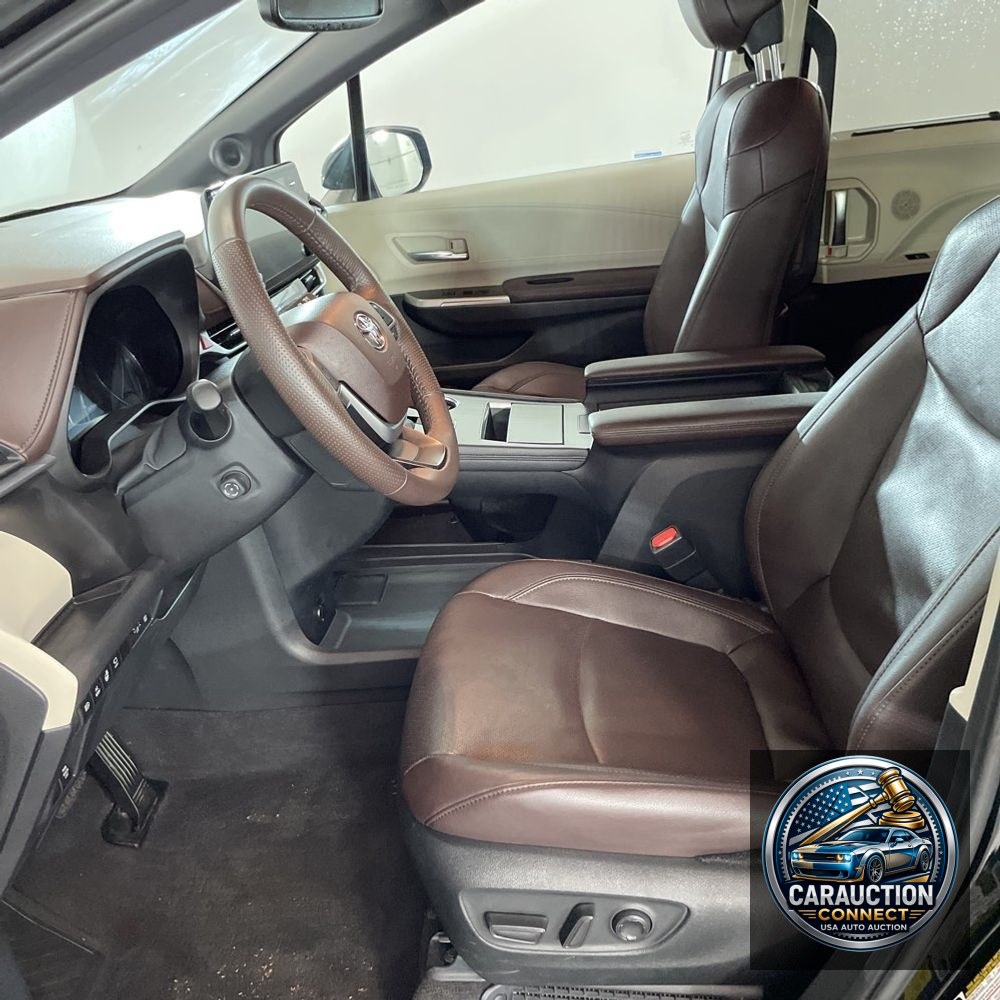2023 Toyota Sienna Platinum 7-Passenger