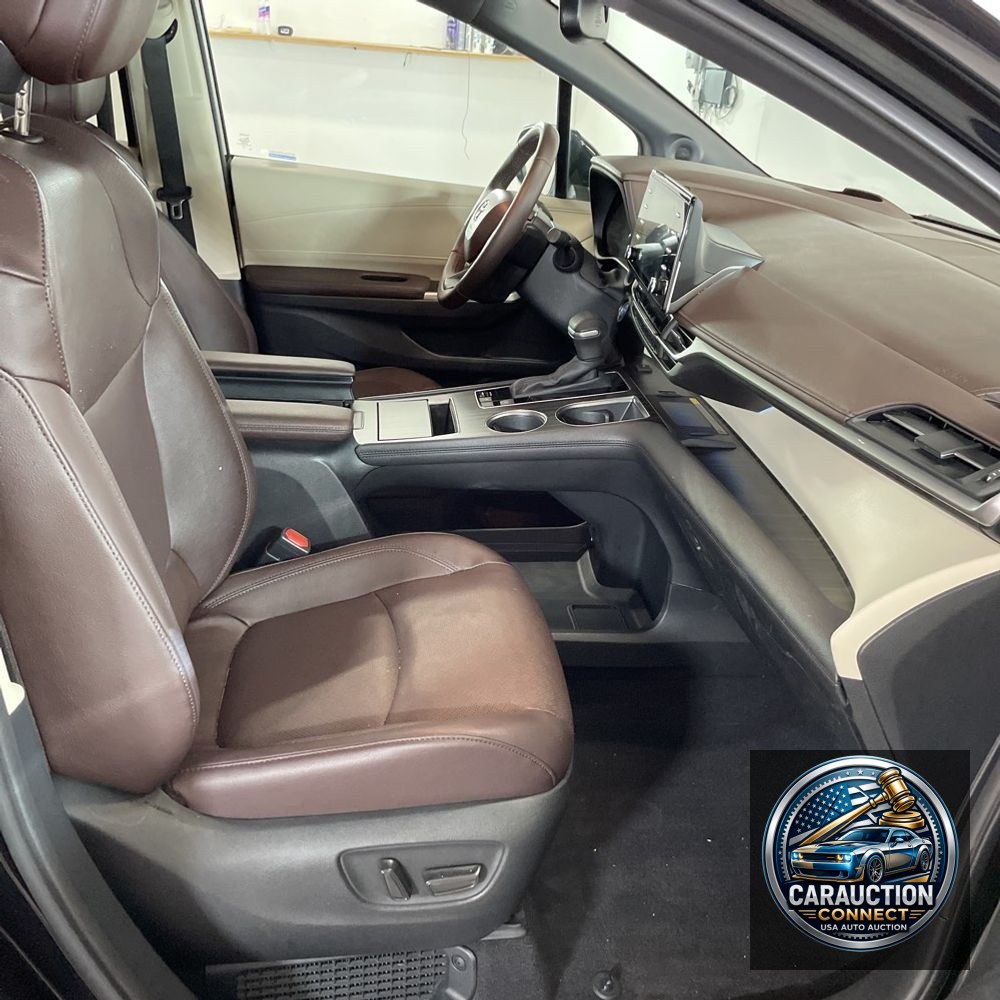 2023 Toyota Sienna Platinum 7-Passenger