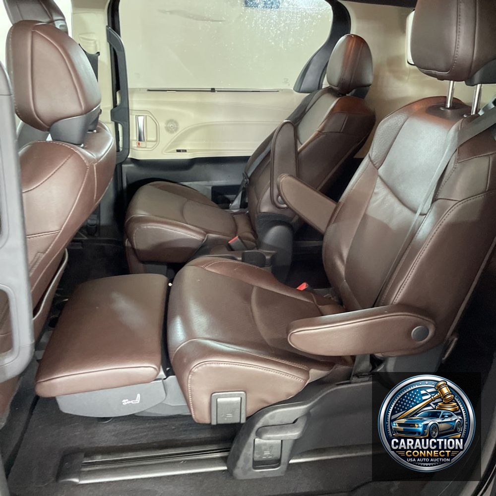 2023 Toyota Sienna Platinum 7-Passenger