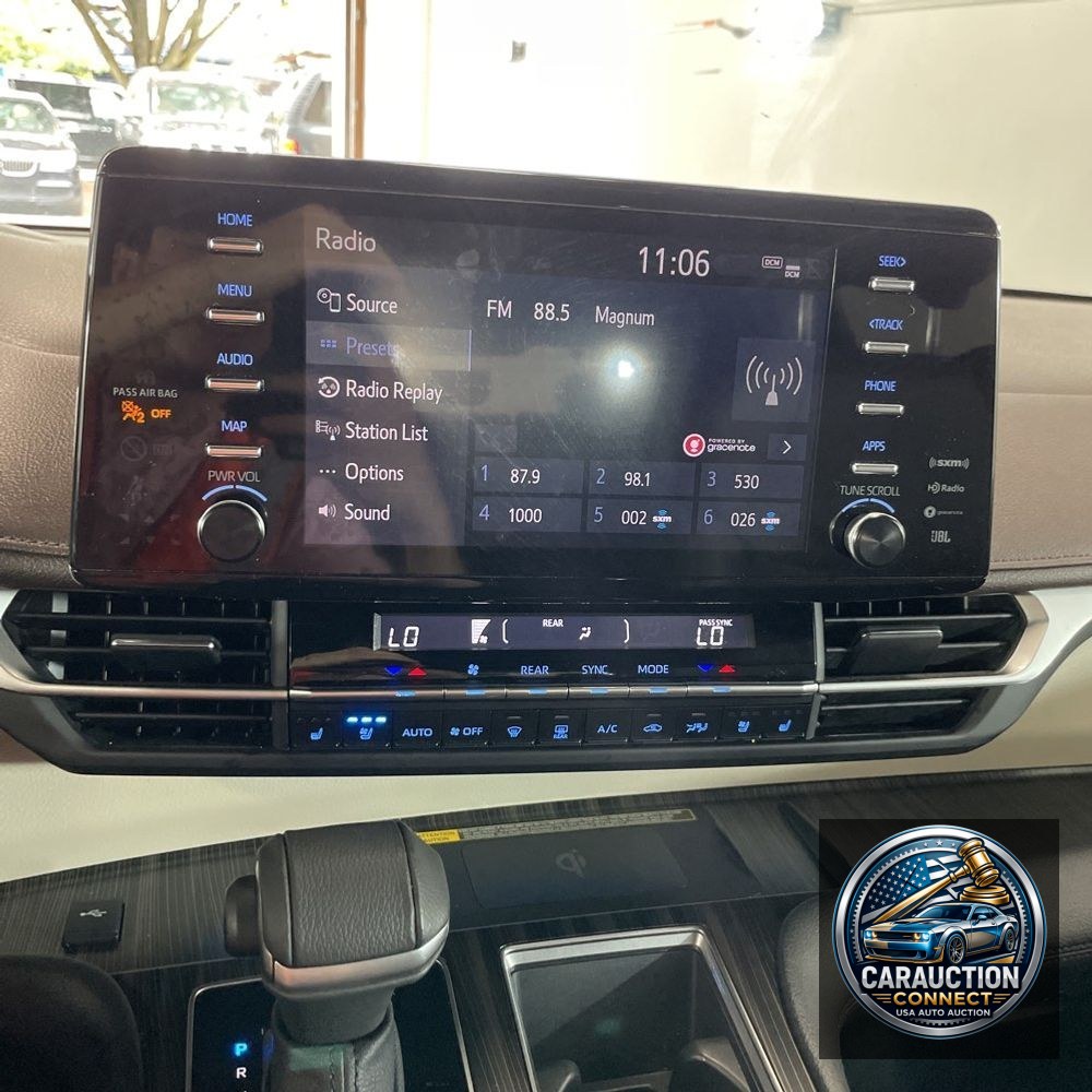 2023 Toyota Sienna Platinum 7-Passenger