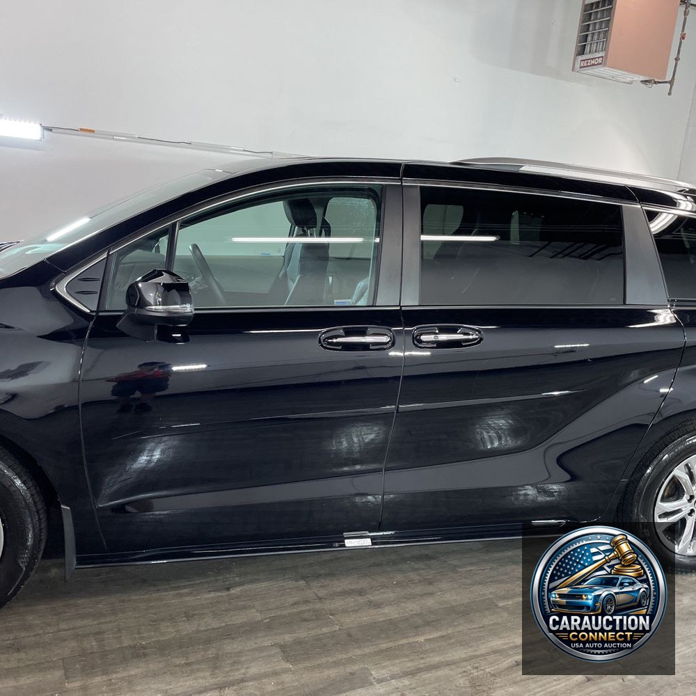 2023 Toyota Sienna Platinum 7-Passenger