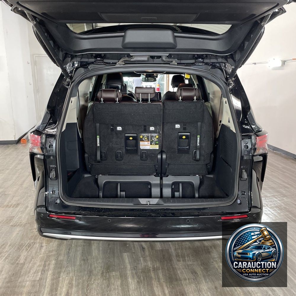 2023 Toyota Sienna Platinum 7-Passenger