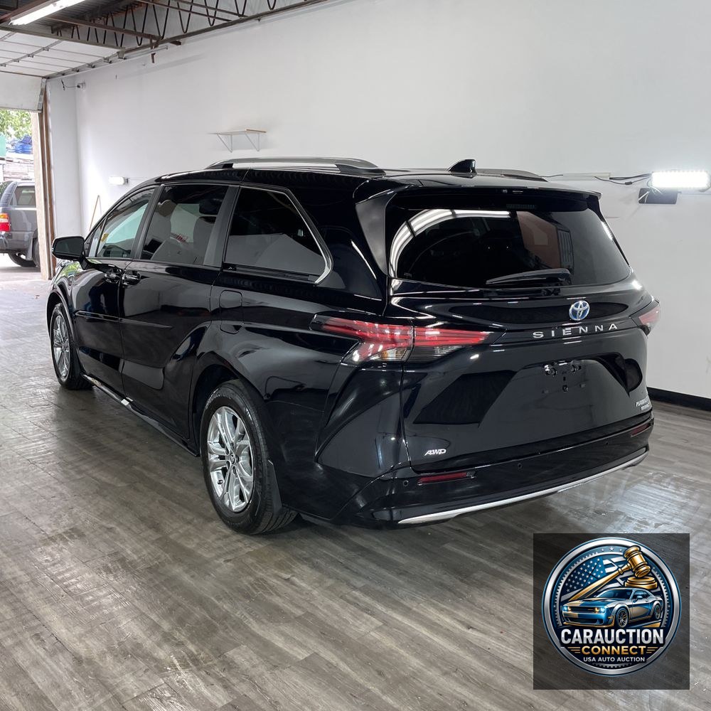 2023 Toyota Sienna Platinum 7-Passenger