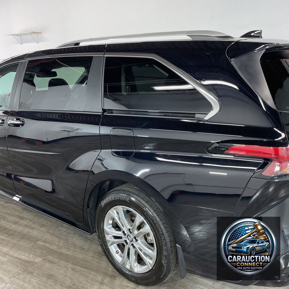 2023 Toyota Sienna Platinum 7-Passenger
