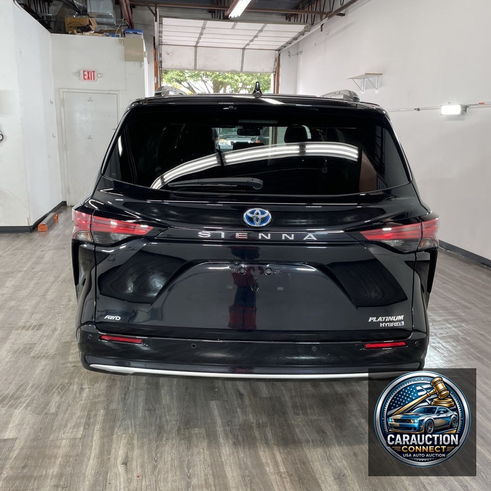 2023 Toyota Sienna Platinum 7-Passenger