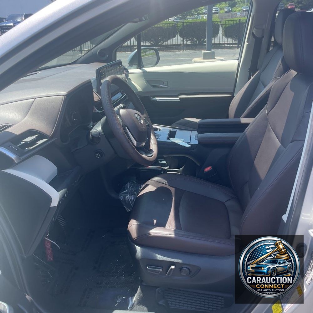 2024 Toyota Sienna Platinum 7-Passenger
