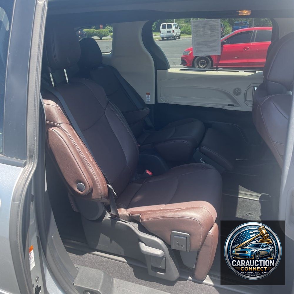 2024 Toyota Sienna Platinum 7-Passenger