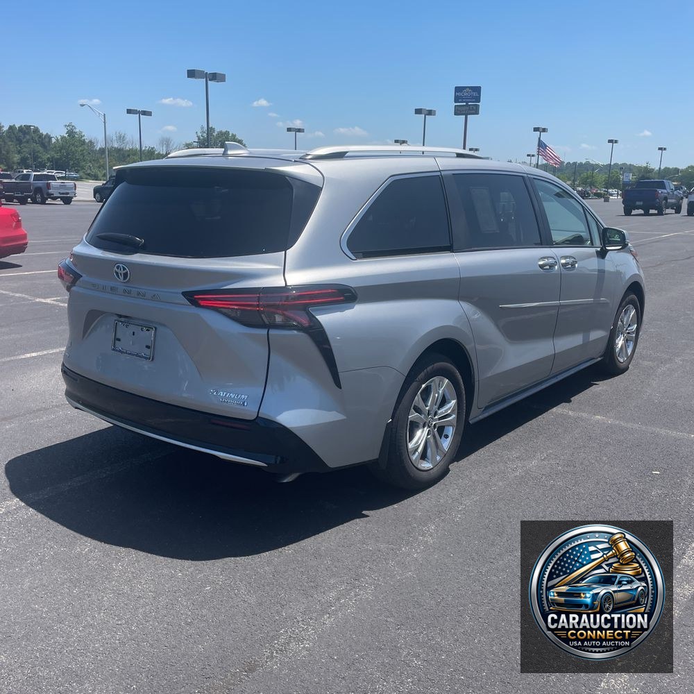 2024 Toyota Sienna Platinum 7-Passenger