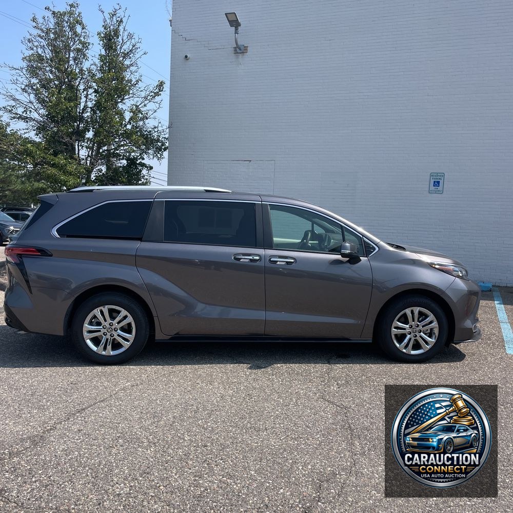 2024 Toyota Sienna Platinum 7-Passenger