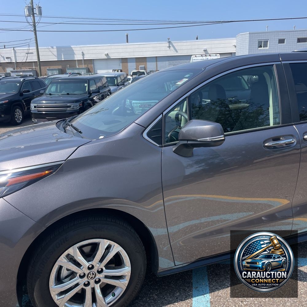 2024 Toyota Sienna Platinum 7-Passenger