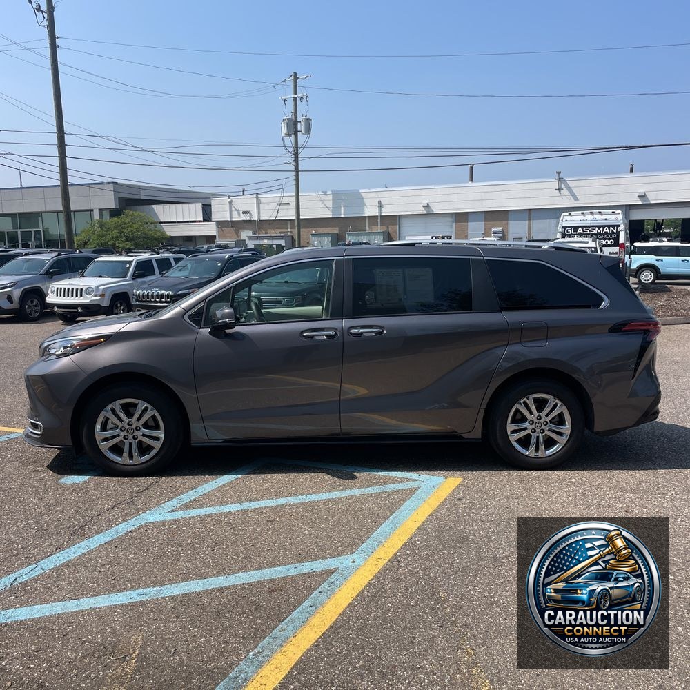 2024 Toyota Sienna Platinum 7-Passenger