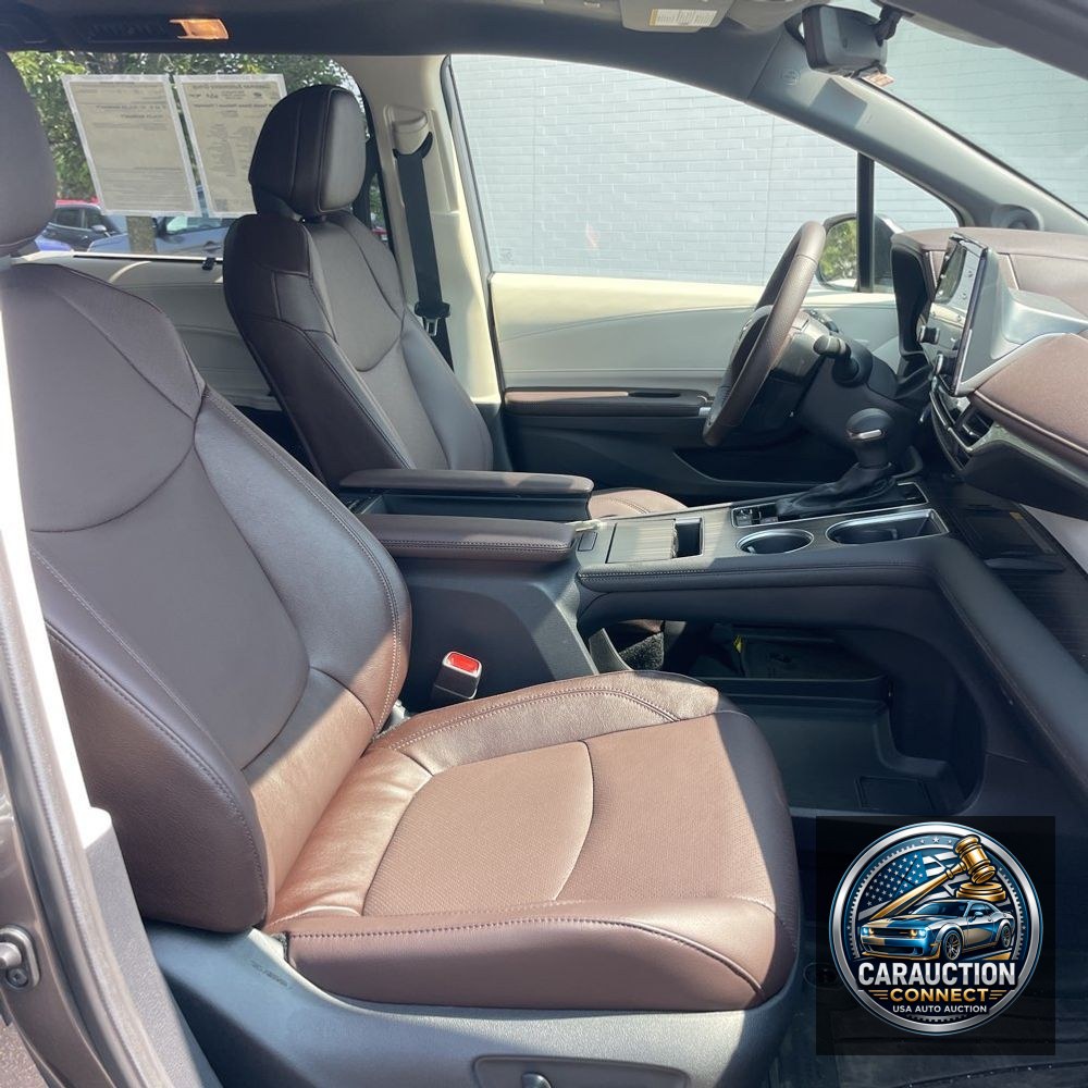 2024 Toyota Sienna Platinum 7-Passenger
