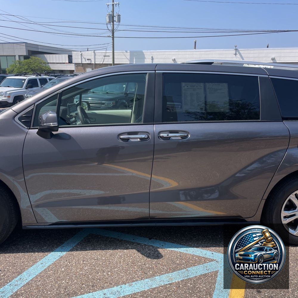 2024 Toyota Sienna Platinum 7-Passenger