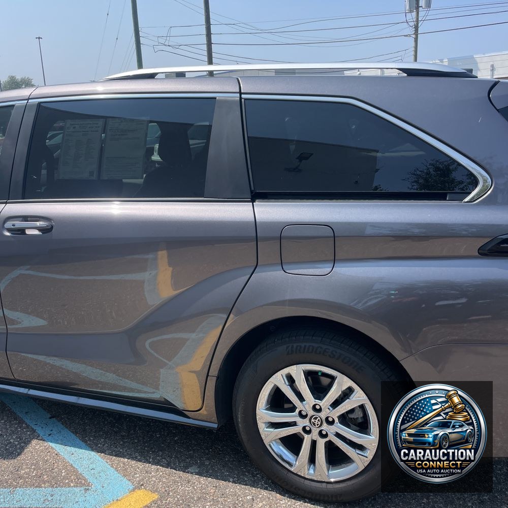 2024 Toyota Sienna Platinum 7-Passenger