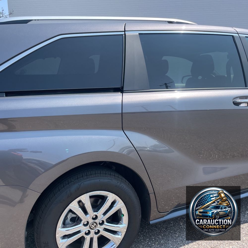 2024 Toyota Sienna Platinum 7-Passenger