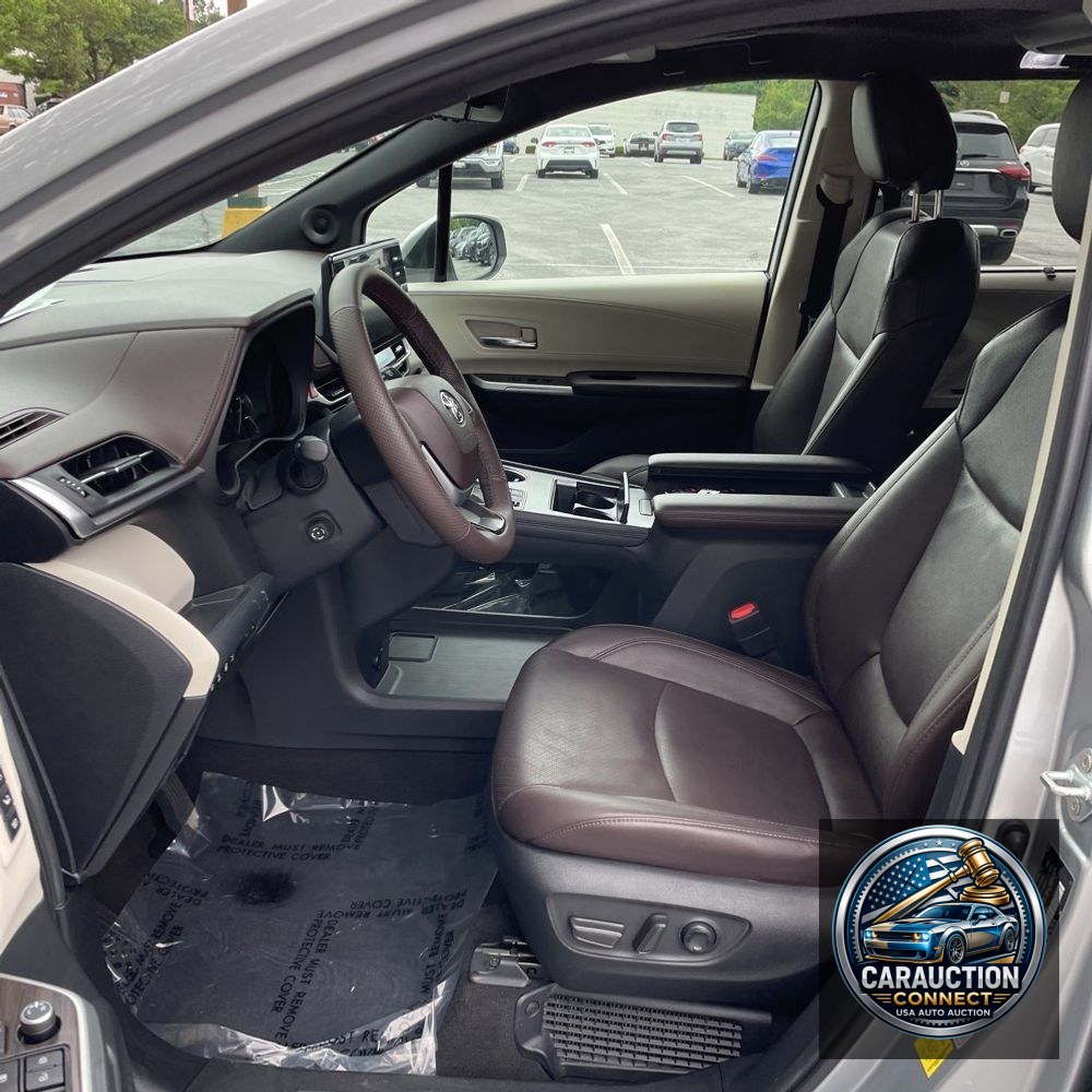 2023 Toyota Sienna Platinum 7-Passenger