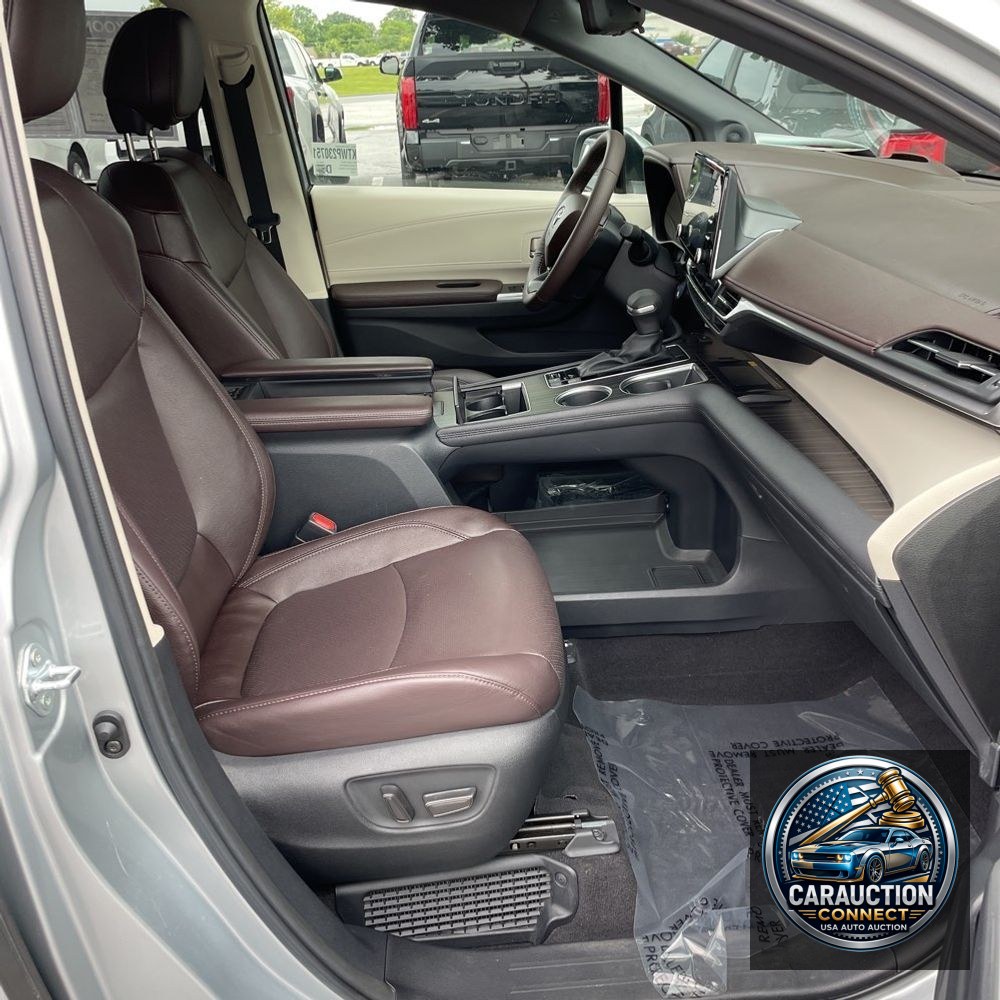 2023 Toyota Sienna Platinum 7-Passenger