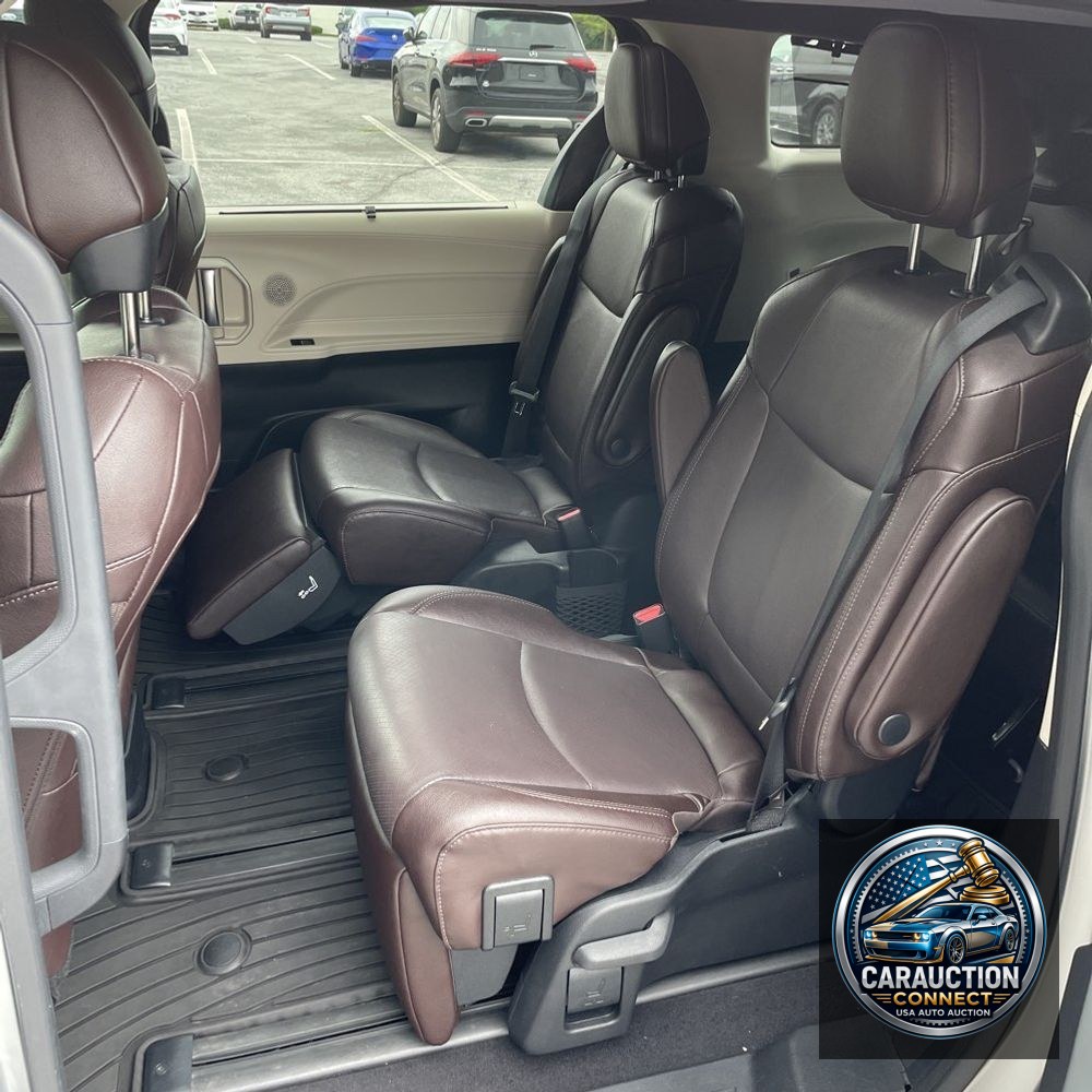 2023 Toyota Sienna Platinum 7-Passenger