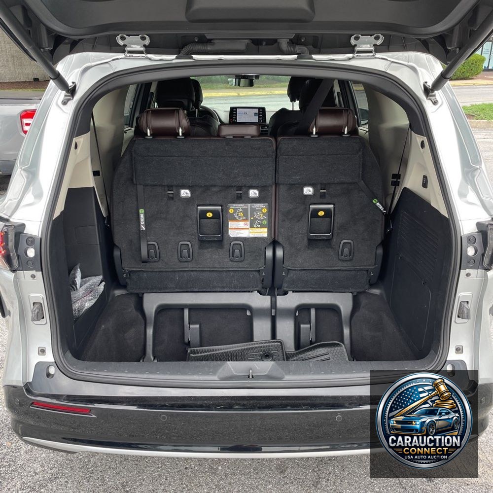 2023 Toyota Sienna Platinum 7-Passenger