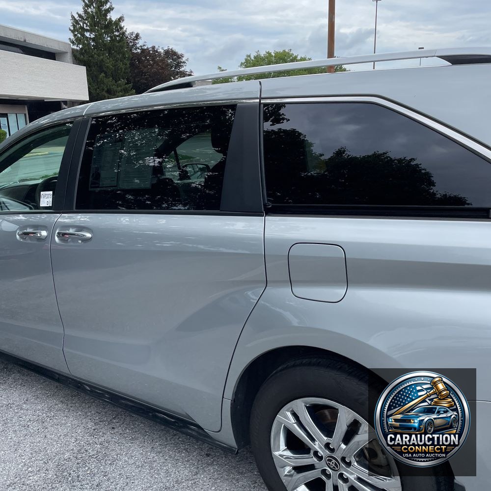 2023 Toyota Sienna Platinum 7-Passenger