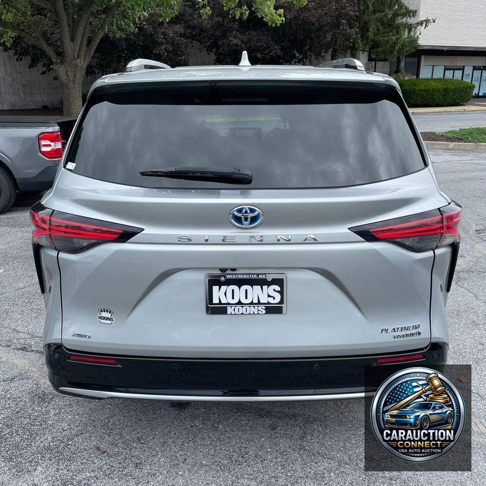 2023 Toyota Sienna Platinum 7-Passenger