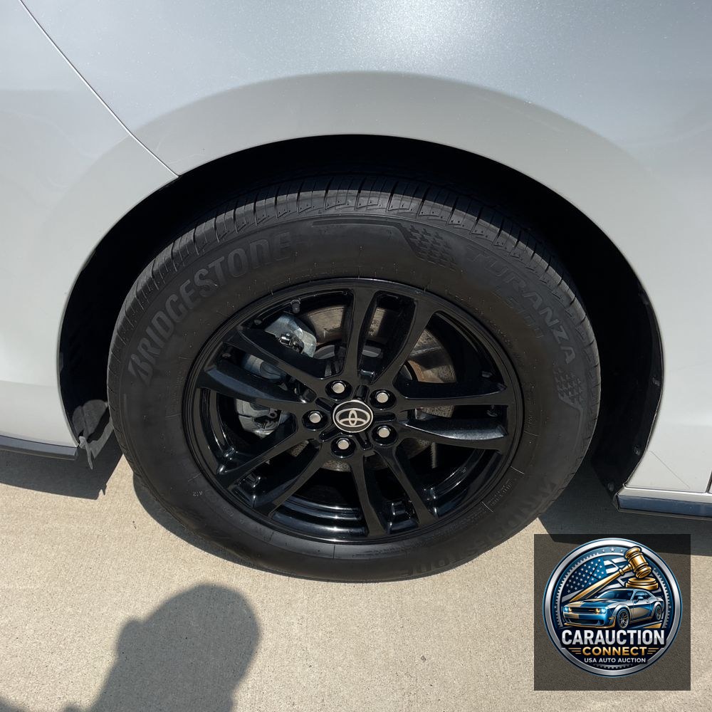 2023 Toyota Sienna Platinum 7-Passenger