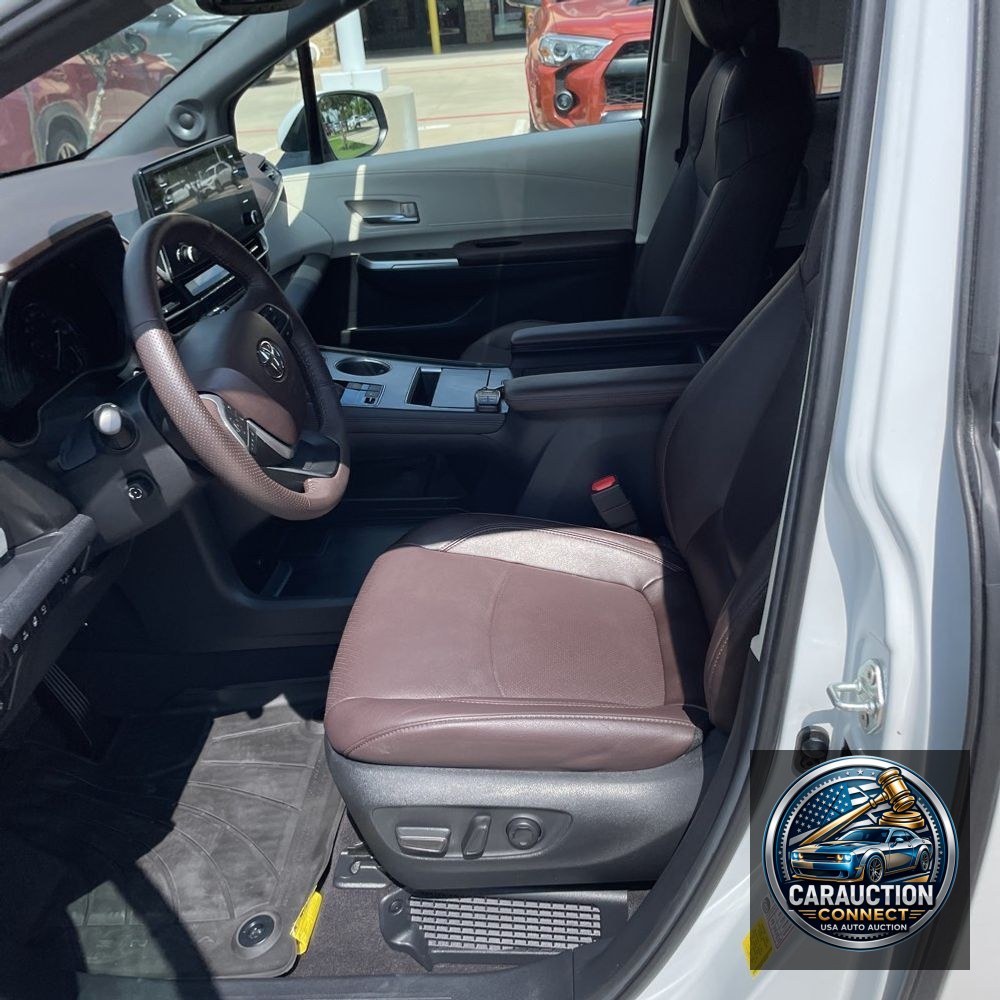 2023 Toyota Sienna Platinum 7-Passenger