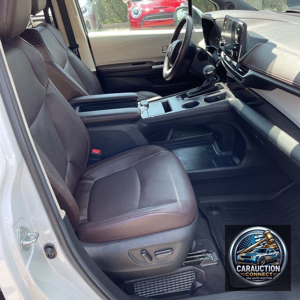 2023 Toyota Sienna Platinum 7-Passenger