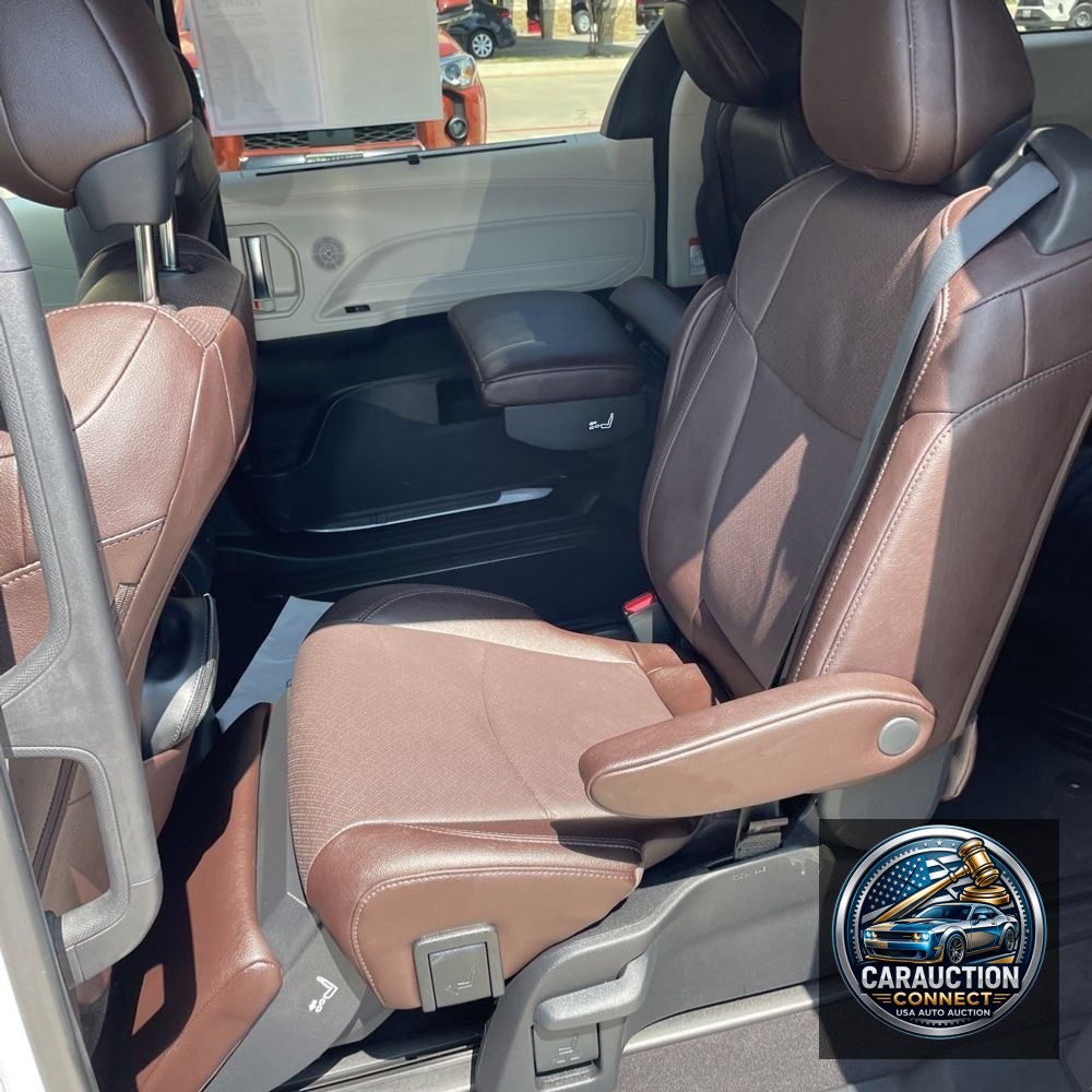 2023 Toyota Sienna Platinum 7-Passenger