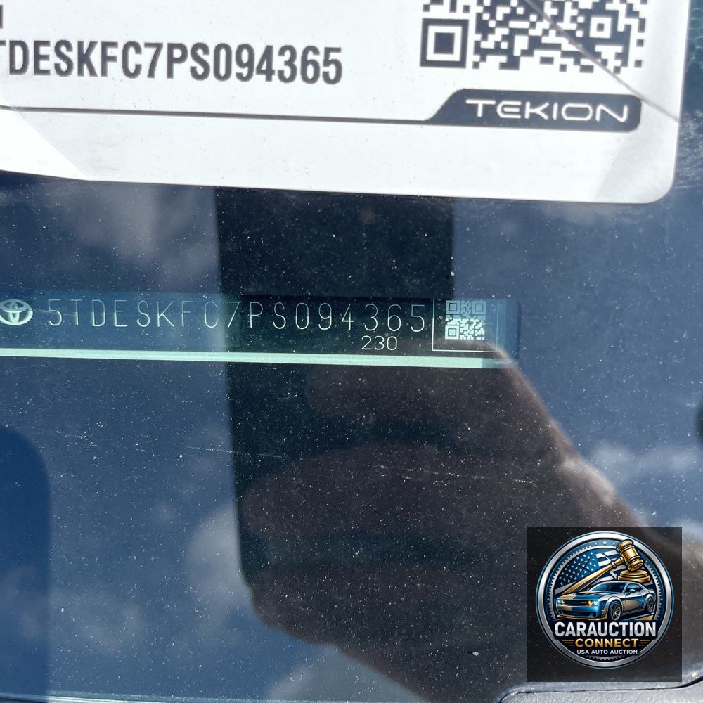 2023 Toyota Sienna Platinum 7-Passenger