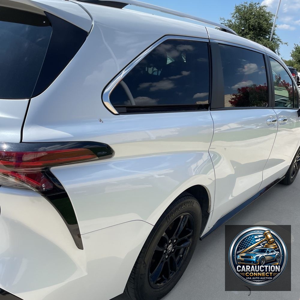 2023 Toyota Sienna Platinum 7-Passenger