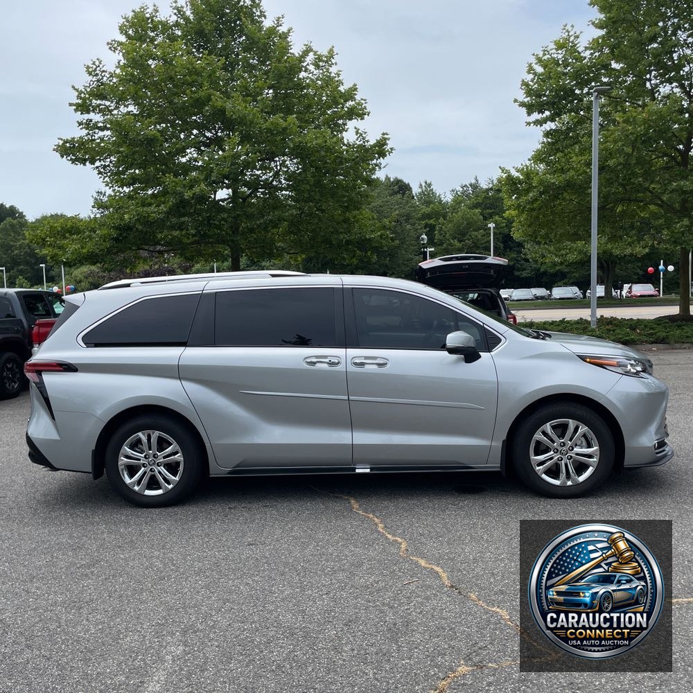 2023 Toyota Sienna Platinum 7-Passenger