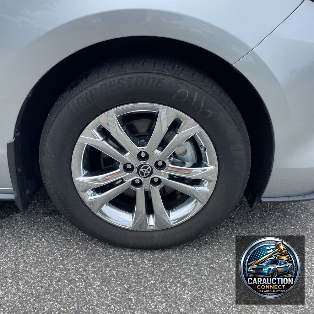 2023 Toyota Sienna Platinum 7-Passenger