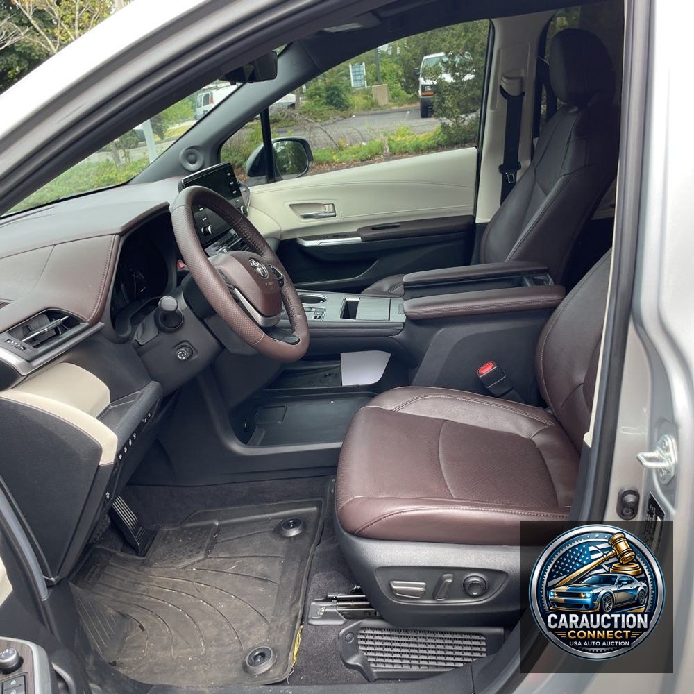 2023 Toyota Sienna Platinum 7-Passenger