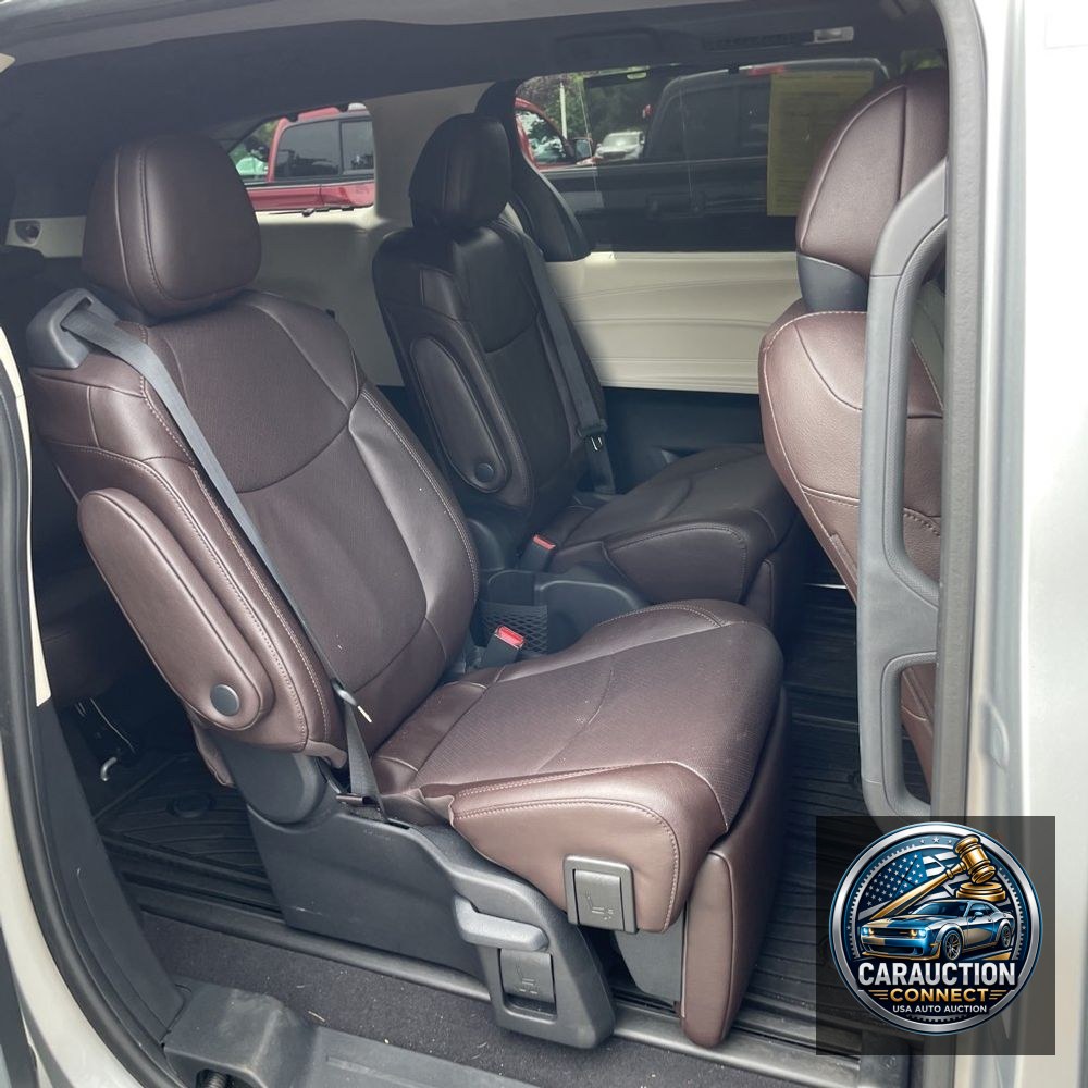 2023 Toyota Sienna Platinum 7-Passenger