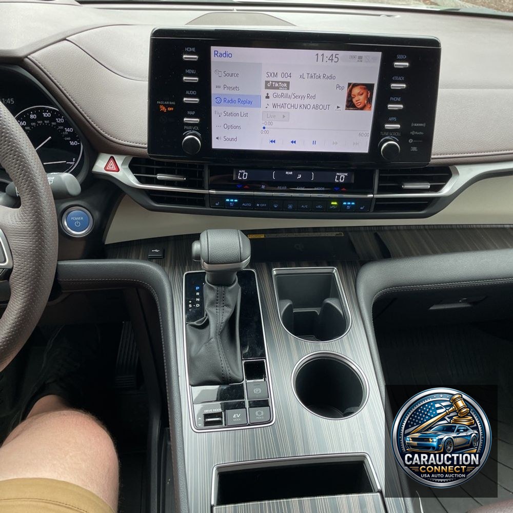 2023 Toyota Sienna Platinum 7-Passenger
