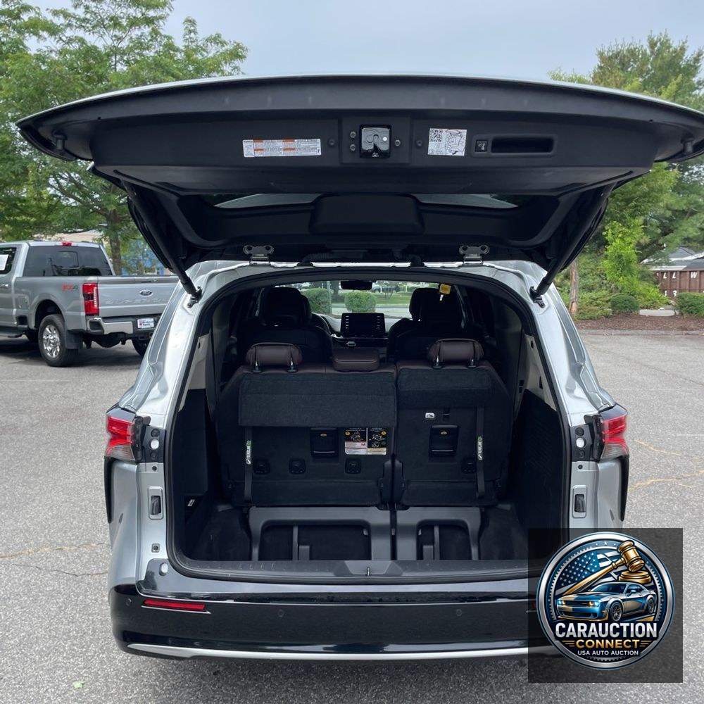 2023 Toyota Sienna Platinum 7-Passenger