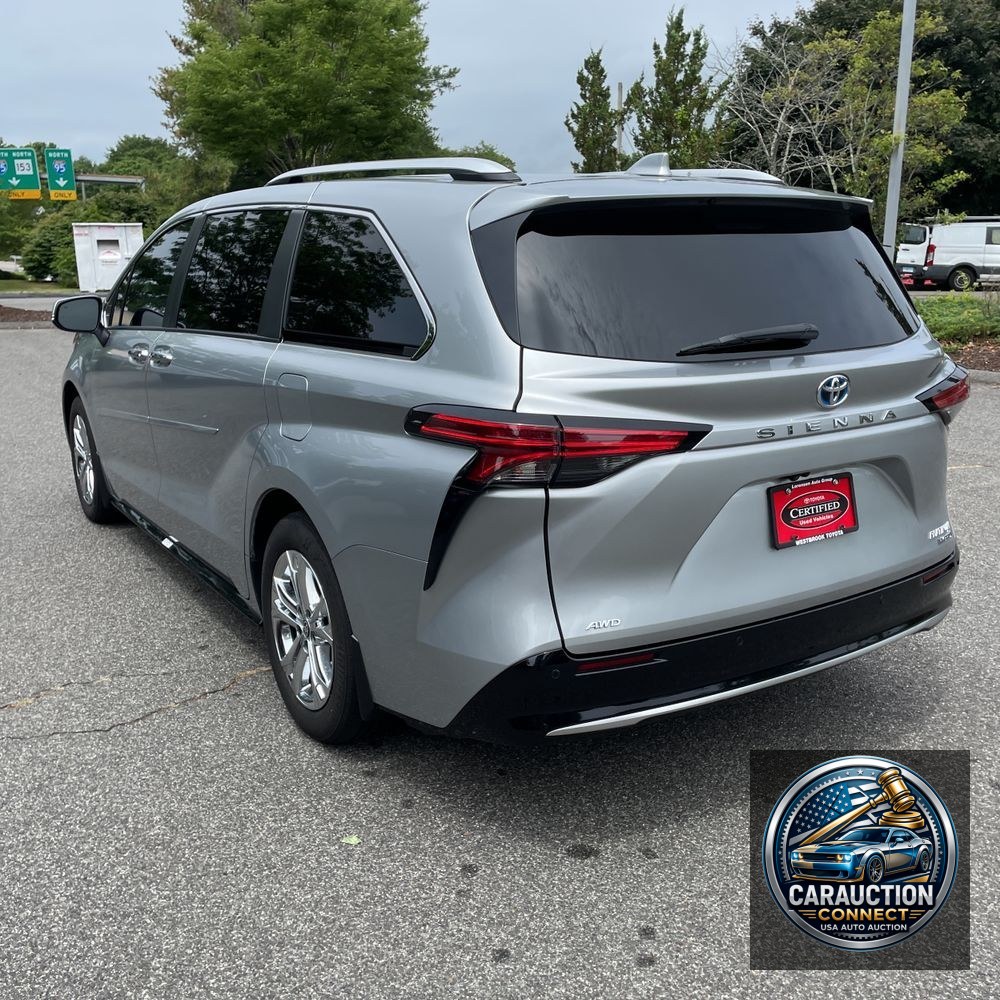 2023 Toyota Sienna Platinum 7-Passenger