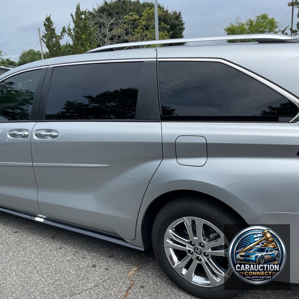 2023 Toyota Sienna Platinum 7-Passenger