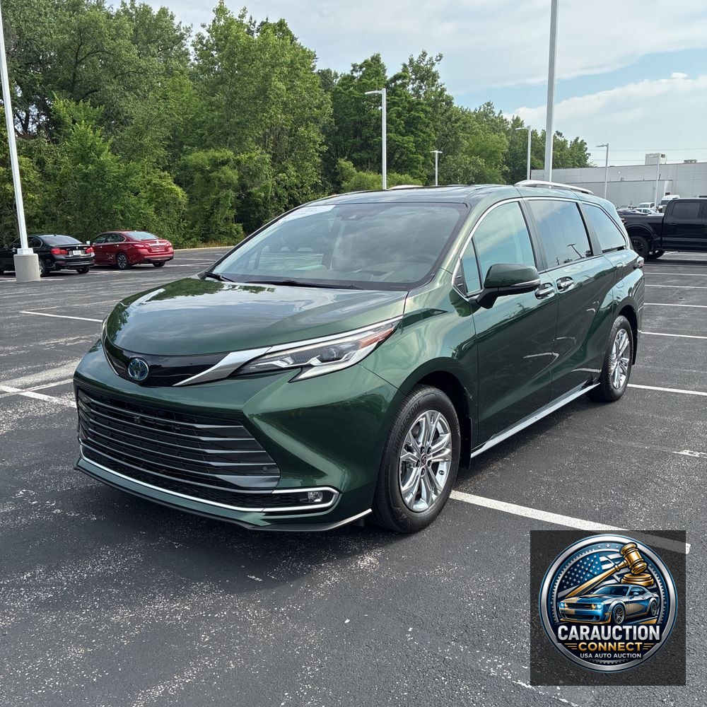2023 Toyota Sienna Hybrid Platinum 5D Wagon 7 Pass AWD