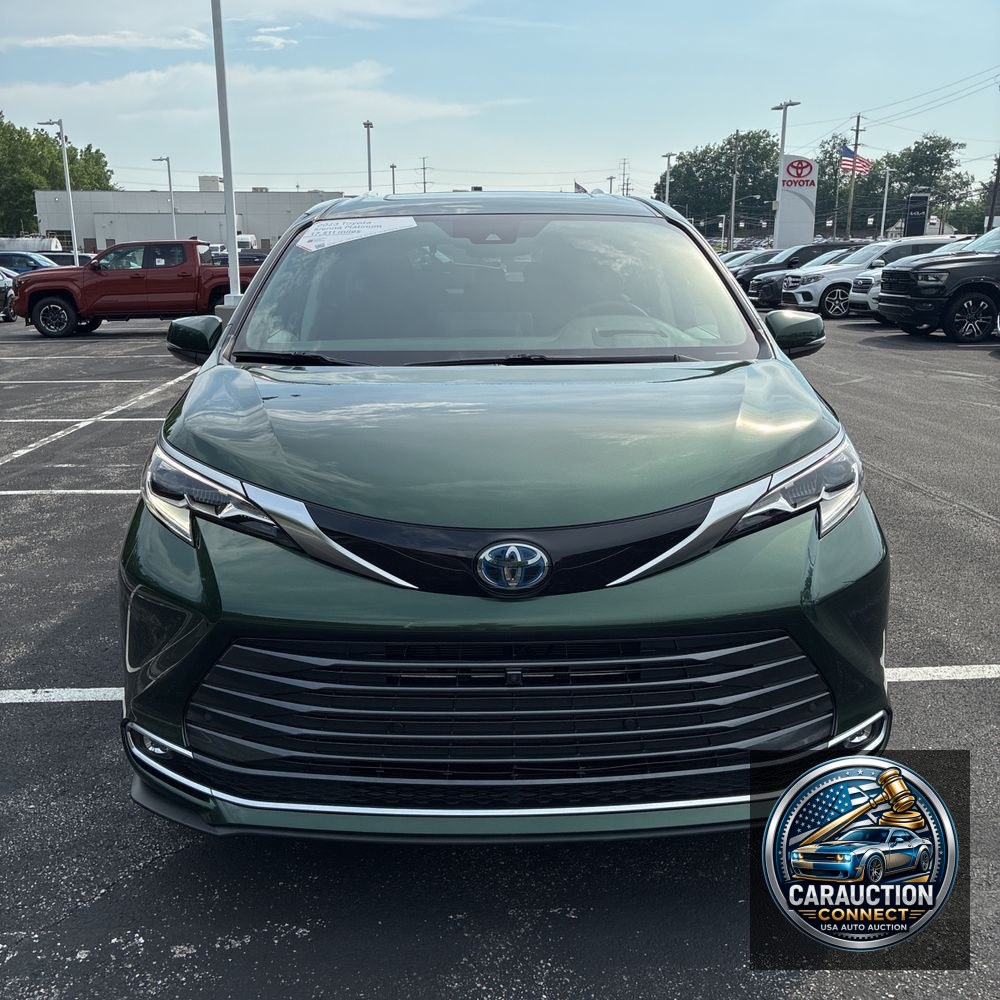 2023 Toyota Sienna Hybrid Platinum 5D Wagon 7 Pass AWD