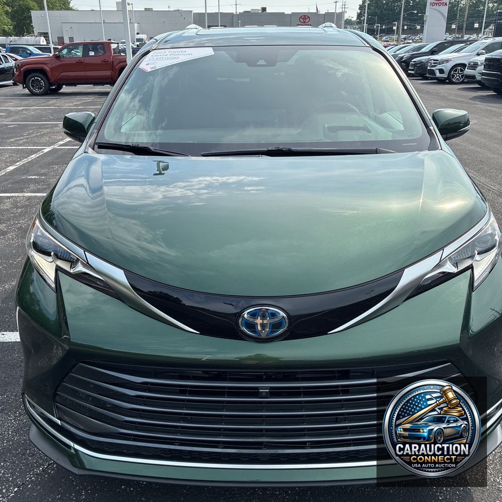 2023 Toyota Sienna Hybrid Platinum 5D Wagon 7 Pass AWD